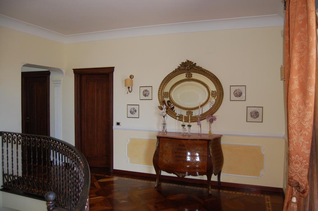 سوفيراتو مارينا B&B Villa Francesca الغرفة الصورة