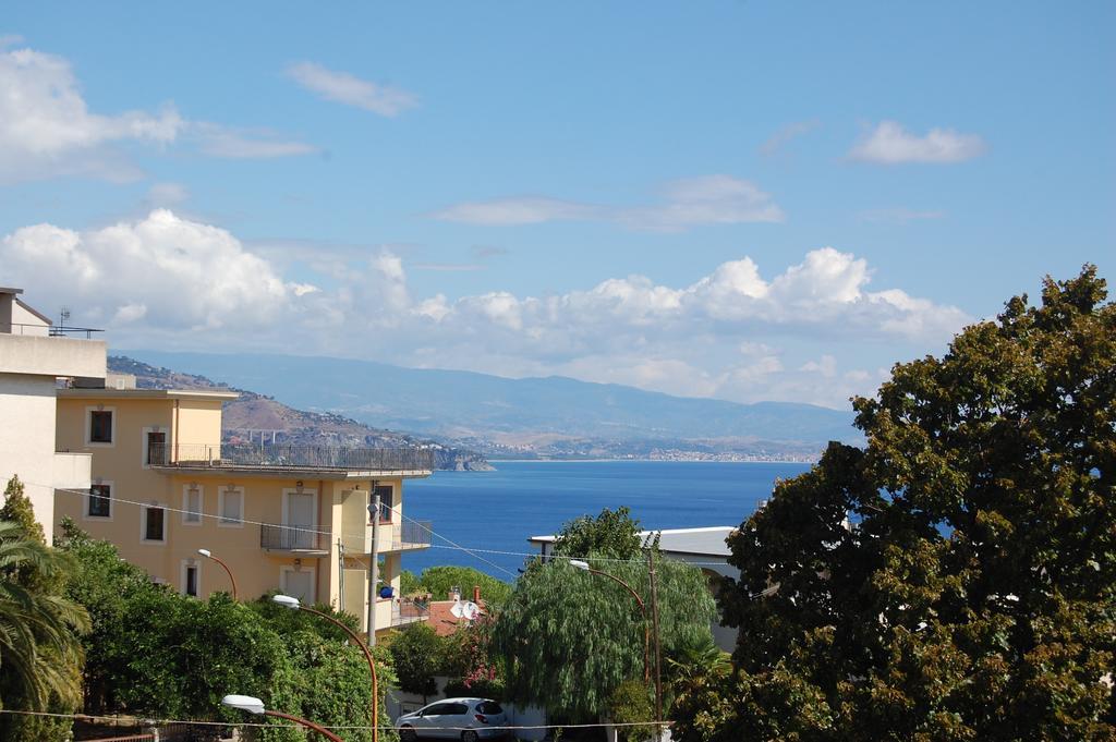 سوفيراتو مارينا B&B Villa Francesca الغرفة الصورة