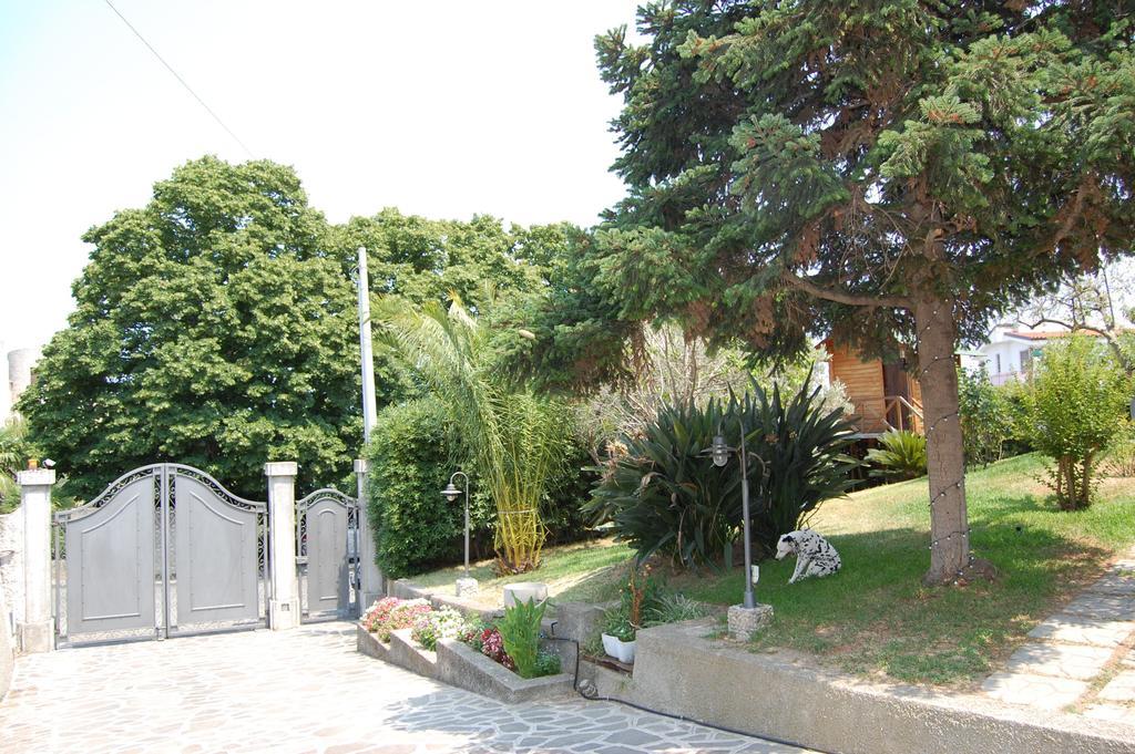 سوفيراتو مارينا B&B Villa Francesca المظهر الخارجي الصورة