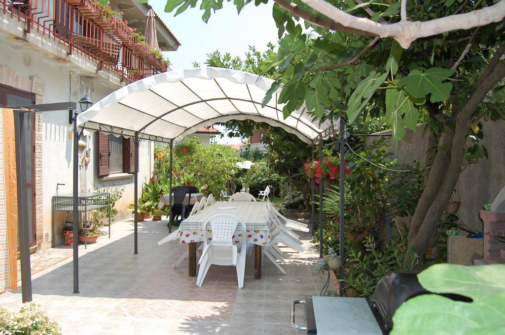 سوفيراتو مارينا B&B Villa Francesca المظهر الخارجي الصورة