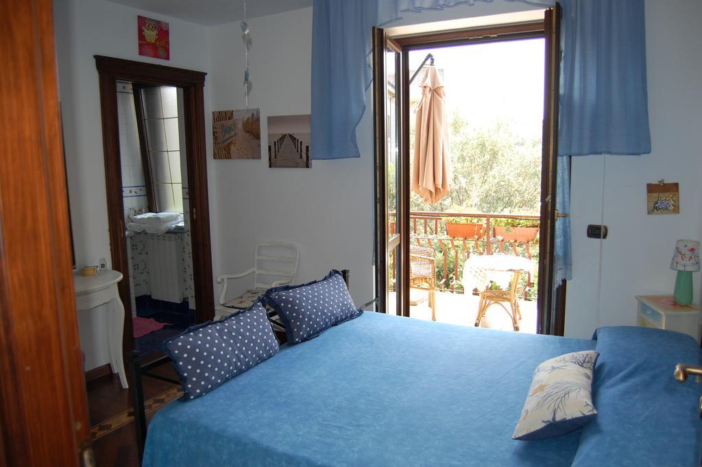 سوفيراتو مارينا B&B Villa Francesca الغرفة الصورة