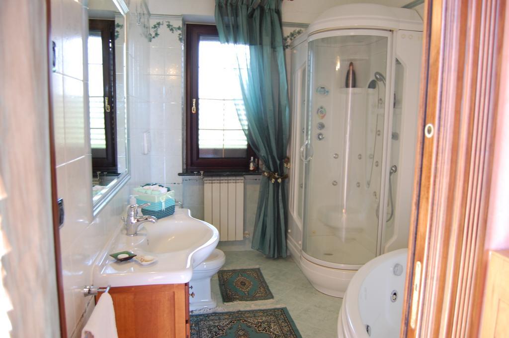 سوفيراتو مارينا B&B Villa Francesca الغرفة الصورة
